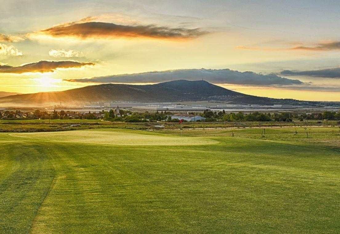 RED OAK Golf Club