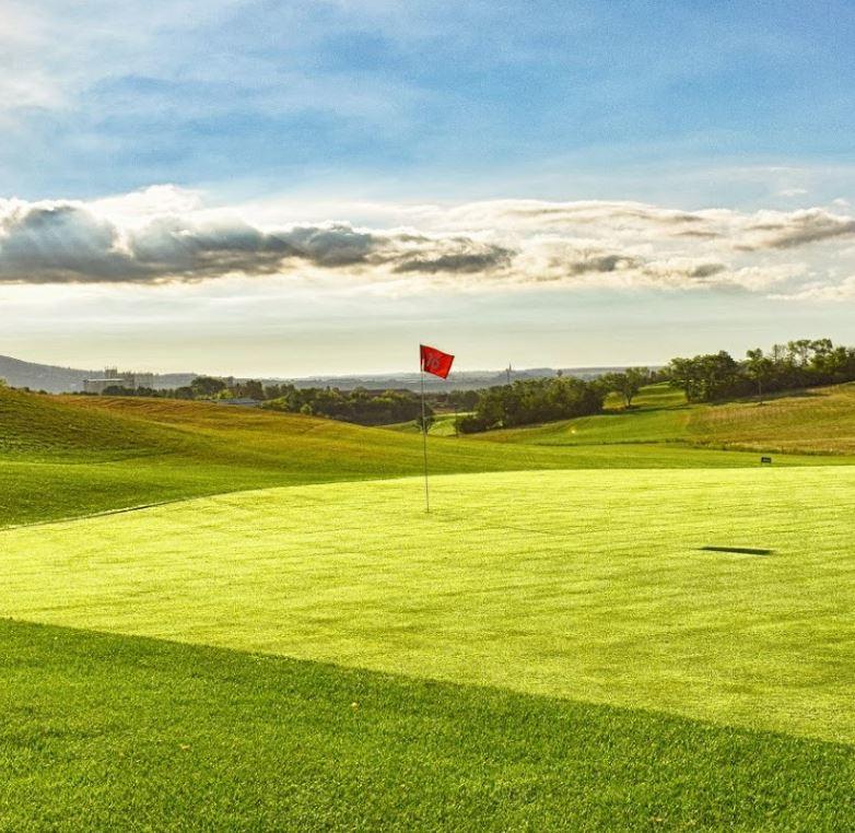 RED OAK Golf Club