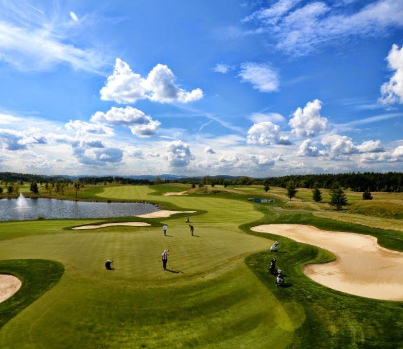 Albatross Golf Resort