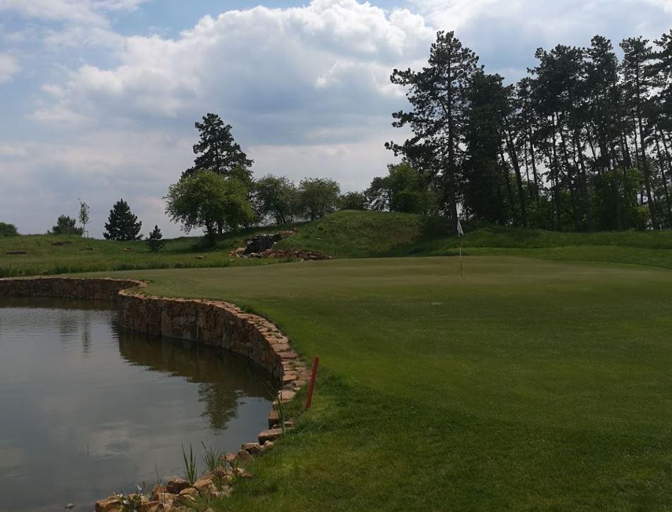 Albatross Golf Resort