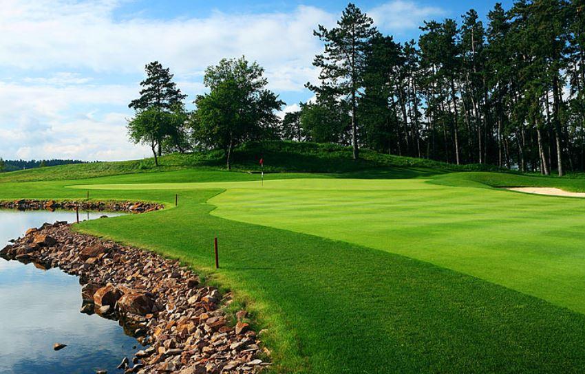 Albatross Golf Resort